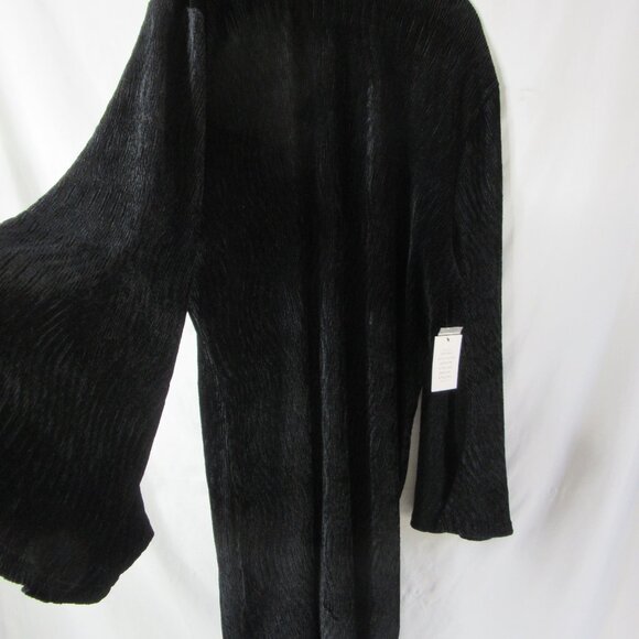 Eloquii Black Velvet Dress Flare Sleeve Textured Keyhole Back Midi Size 28 NWT - Picture 5 of 16